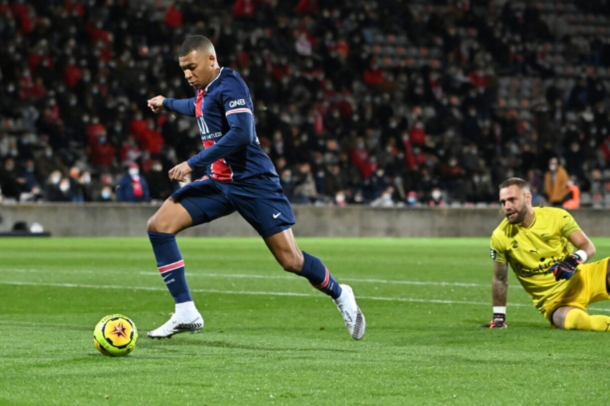 L'attaquant du Paris-SG, Kylian Mbappé, auteur d'un doublé lors du match de Ligue 1 à Nîmes, le 16 octobre 2020