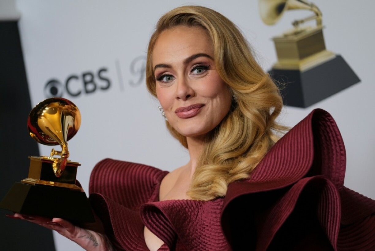 La chanteuse britannique Adele, récompensée aux Grammy Awards, le 5 février 2023 à Los Angeles, en Californie