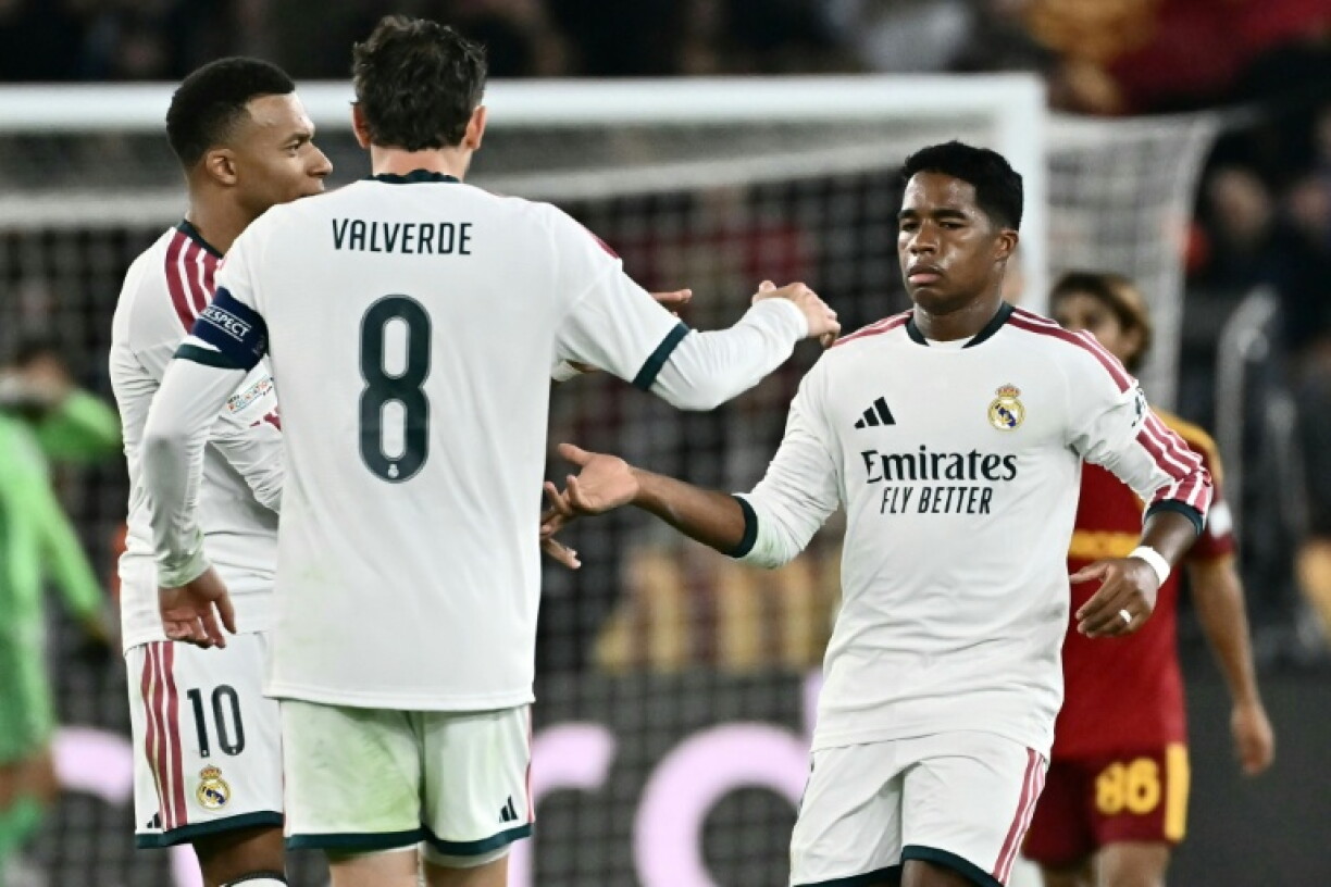 Endrick (R) was among the scorers in Real Madrid's comeback victory against Roma