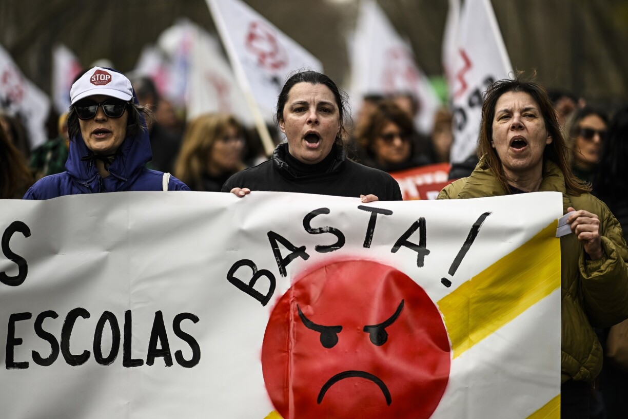 Manifestation des enseignants au Portugal le 11 février 2023.