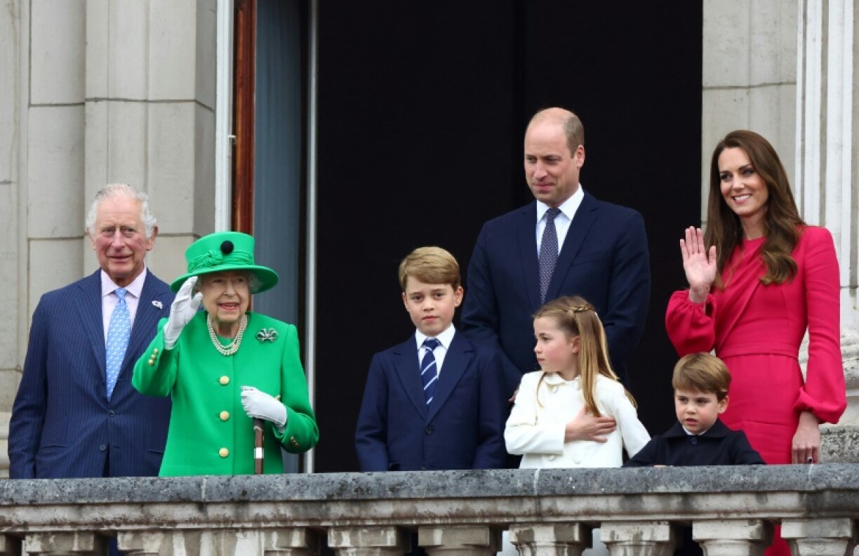 Apparition surprise de la reine Elizabeth au balcon du palais de Buckingham, au dernier jour de son jubilé de platine le 5 juin 2022