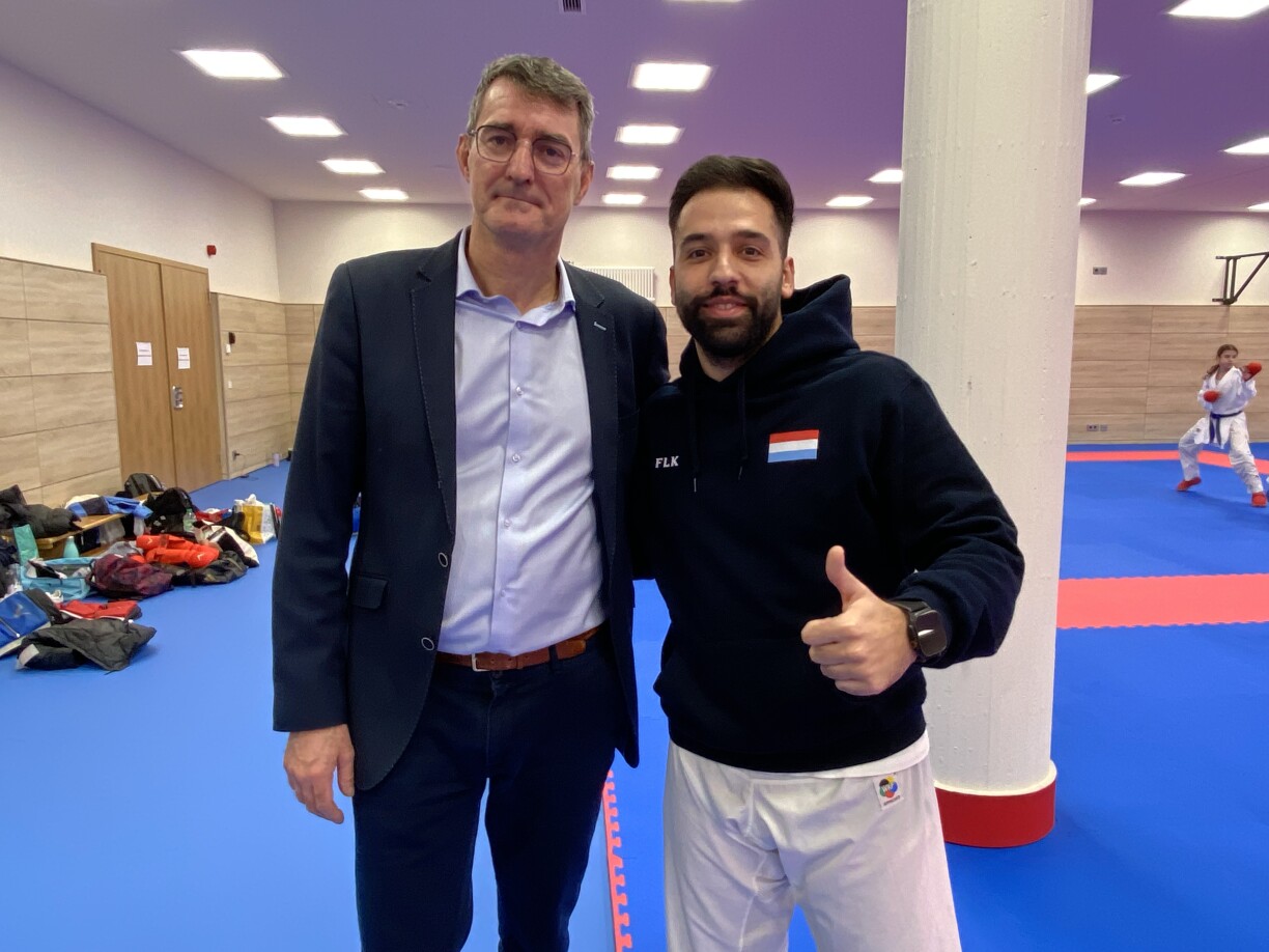 De President vun der Karatefederatioun zesumme mam Nationaltrainer.