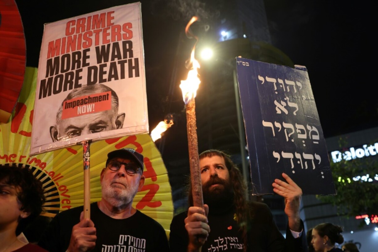 Des Israéliens manifestent à Tel-Aviv pour appeler leur gouvernement à obtenir la libération des otages israéliens retenus par le Hamas à Gaza, le 10 mai 2025