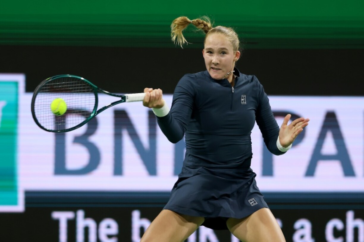 Mirra Andreeva belts a forehand in her fourth-round victory over Elena Rybakina of Kazakhstan at Indian Wells