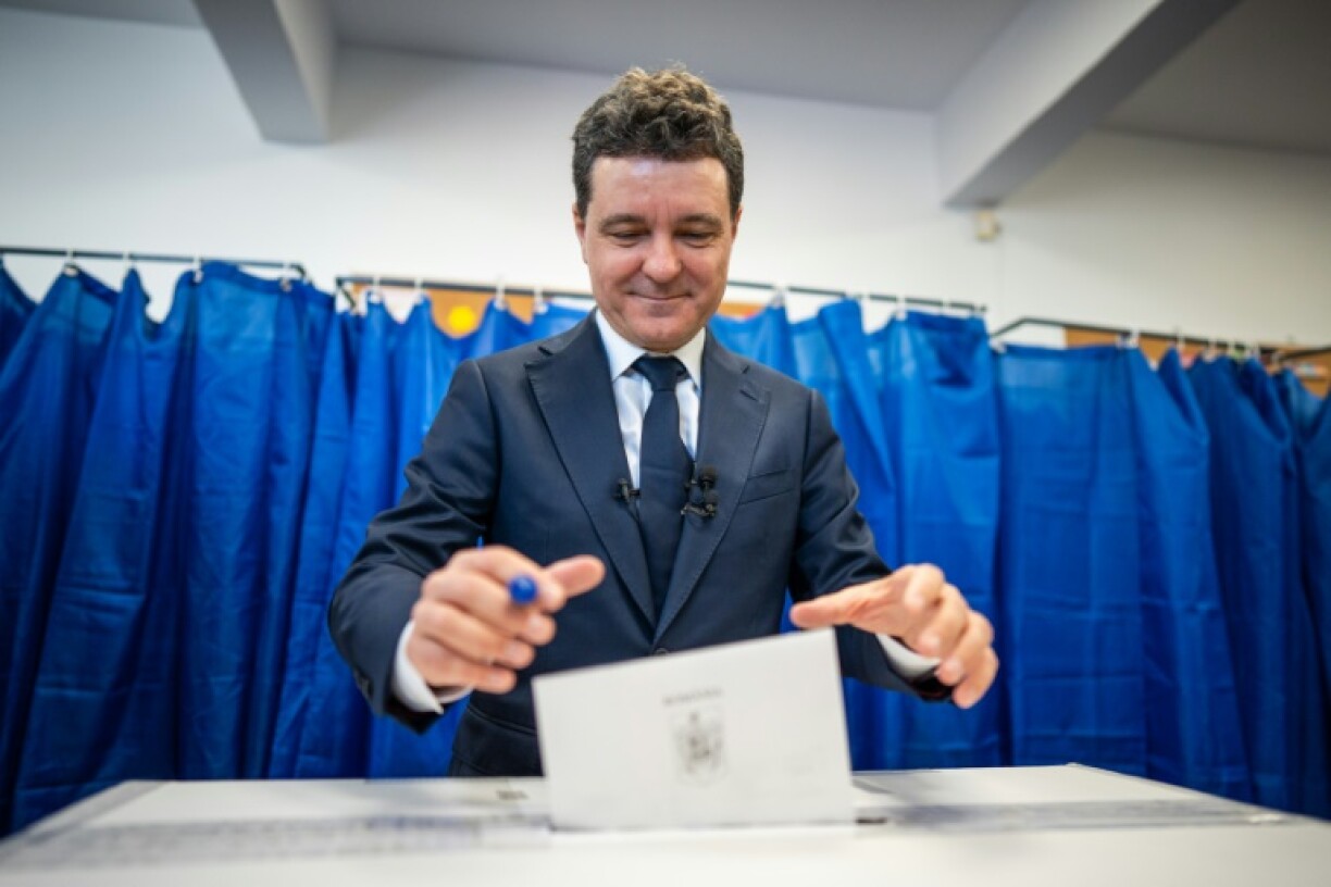 Bucharest mayor Nicusor Dan will participate in the presidential run-off