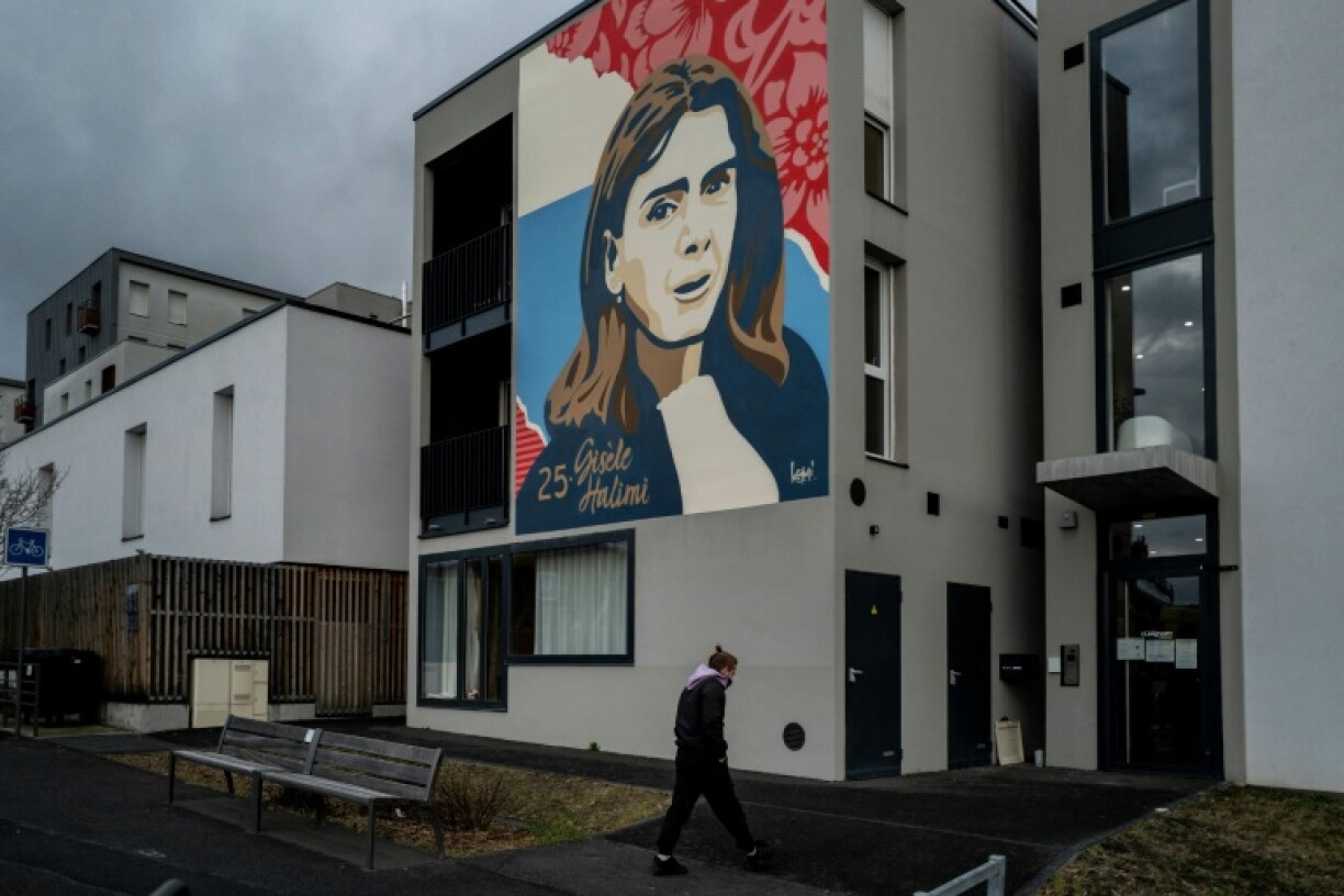The '25 Gisele Halimi' centre in Clermont-Ferrand offers support to trans people