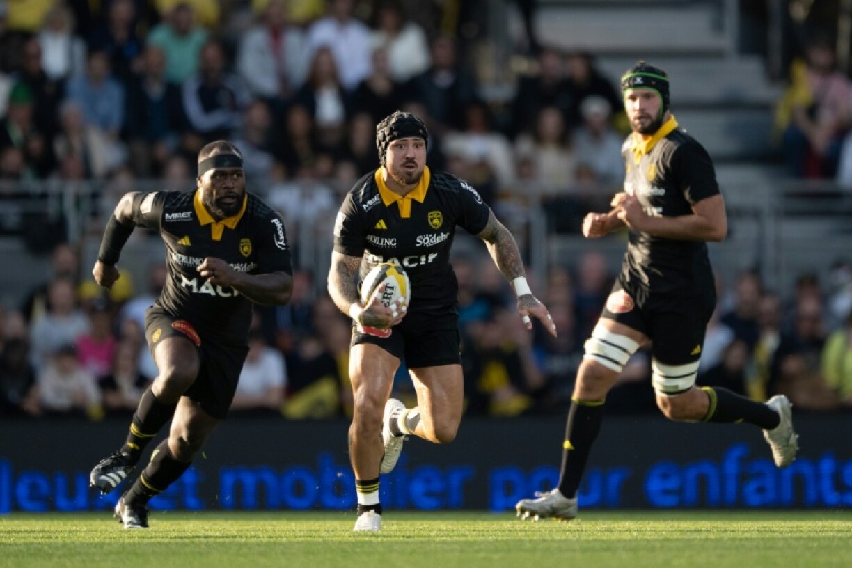 La Rochelle's English wing Jack Nowell scored one of La Rochelle's eight tries against overmatched Montauban
