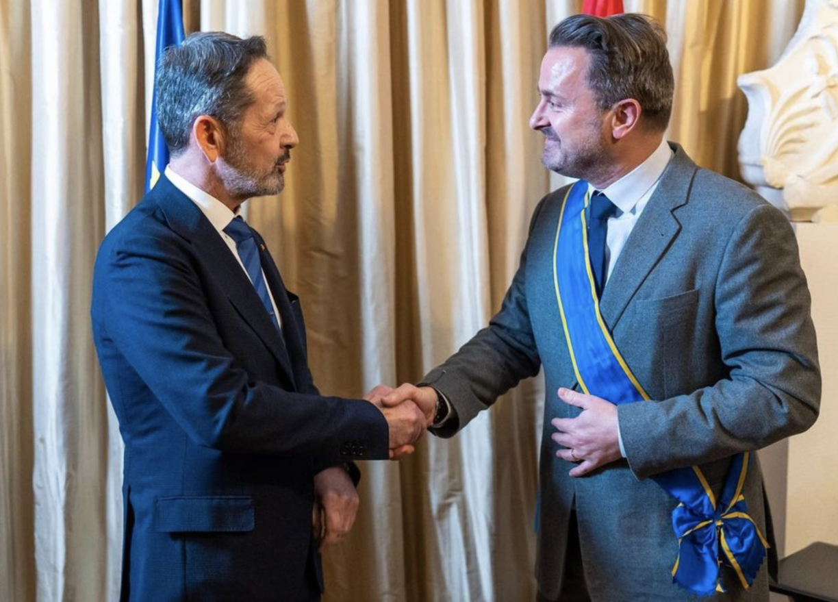 L'Ambassadeur Angelos Ypsilantis avec le Premier Ministre Xavier Bettel à l'Ambassade de Grèce au Luxembourg.