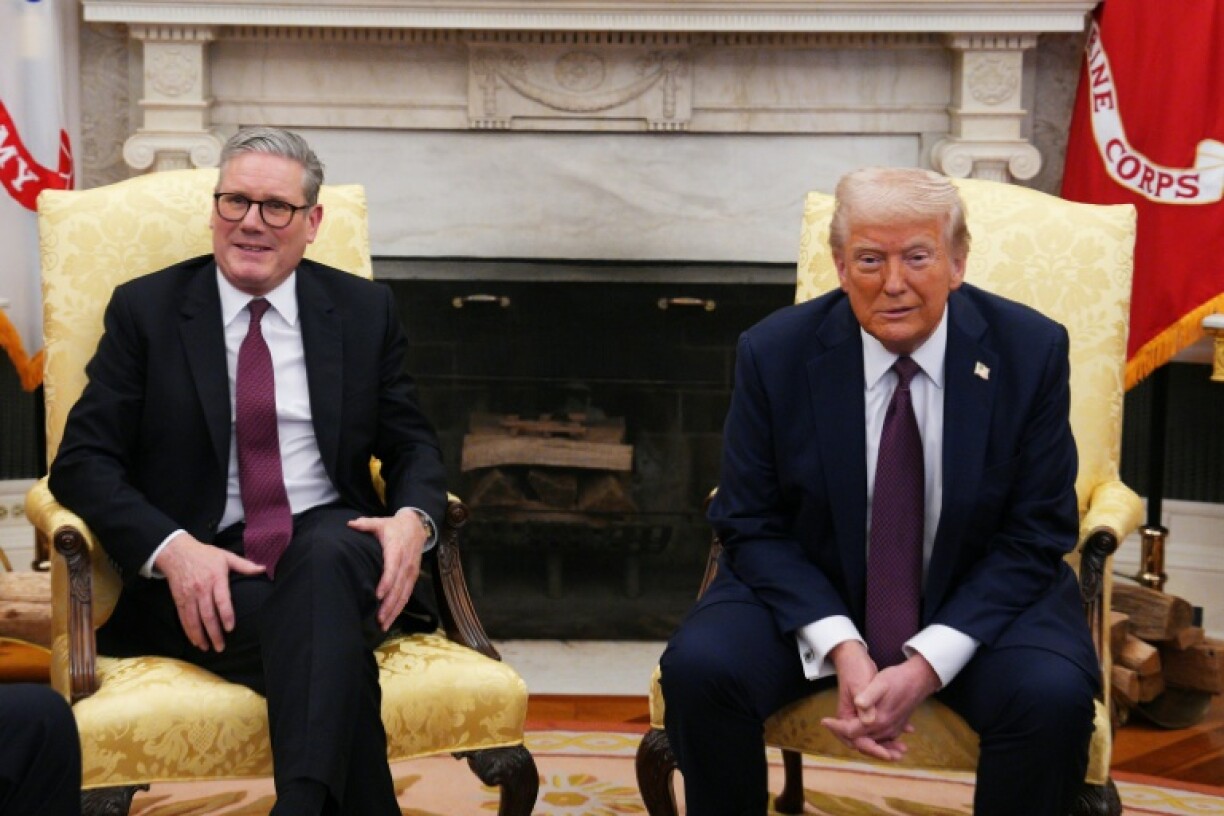 UK Prime Minister Keir Starmer (L) met with US President Donald Trump (R) at the White House in February 2025