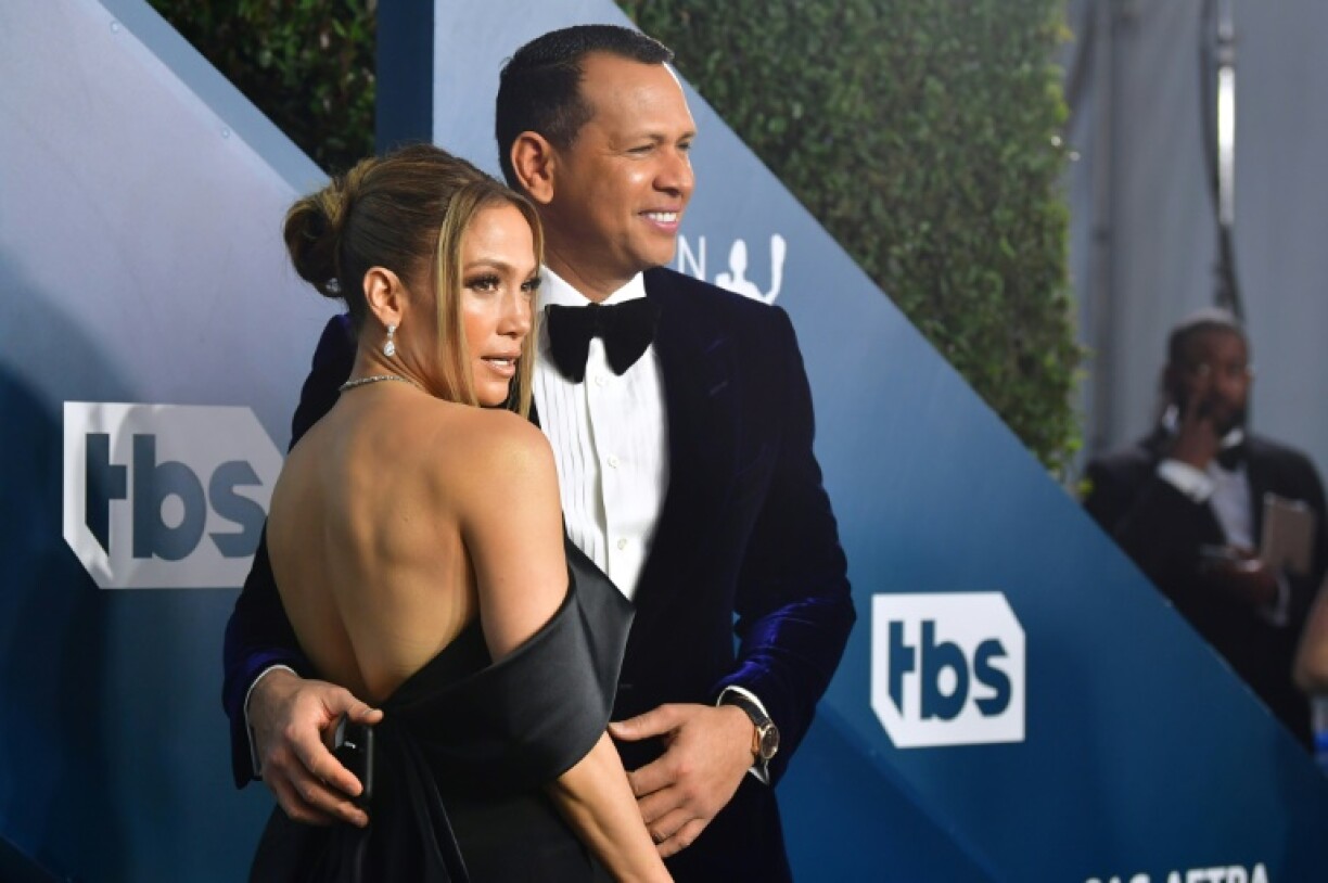 Jennifer Lopez et Alex Rodriguez arrivent à la 26e édition des Annual Screen Actors Guild Awards, le 19 janvier 2020 à Los Angeles