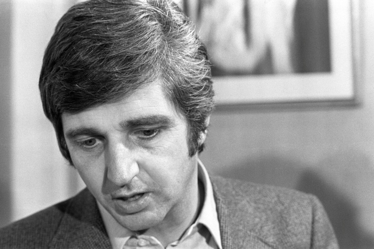 Christian de Chalonge reçoit le prix "Louis Delluc" pour son film "L'Argent des autres", le 14 décembre 1978 à Paris