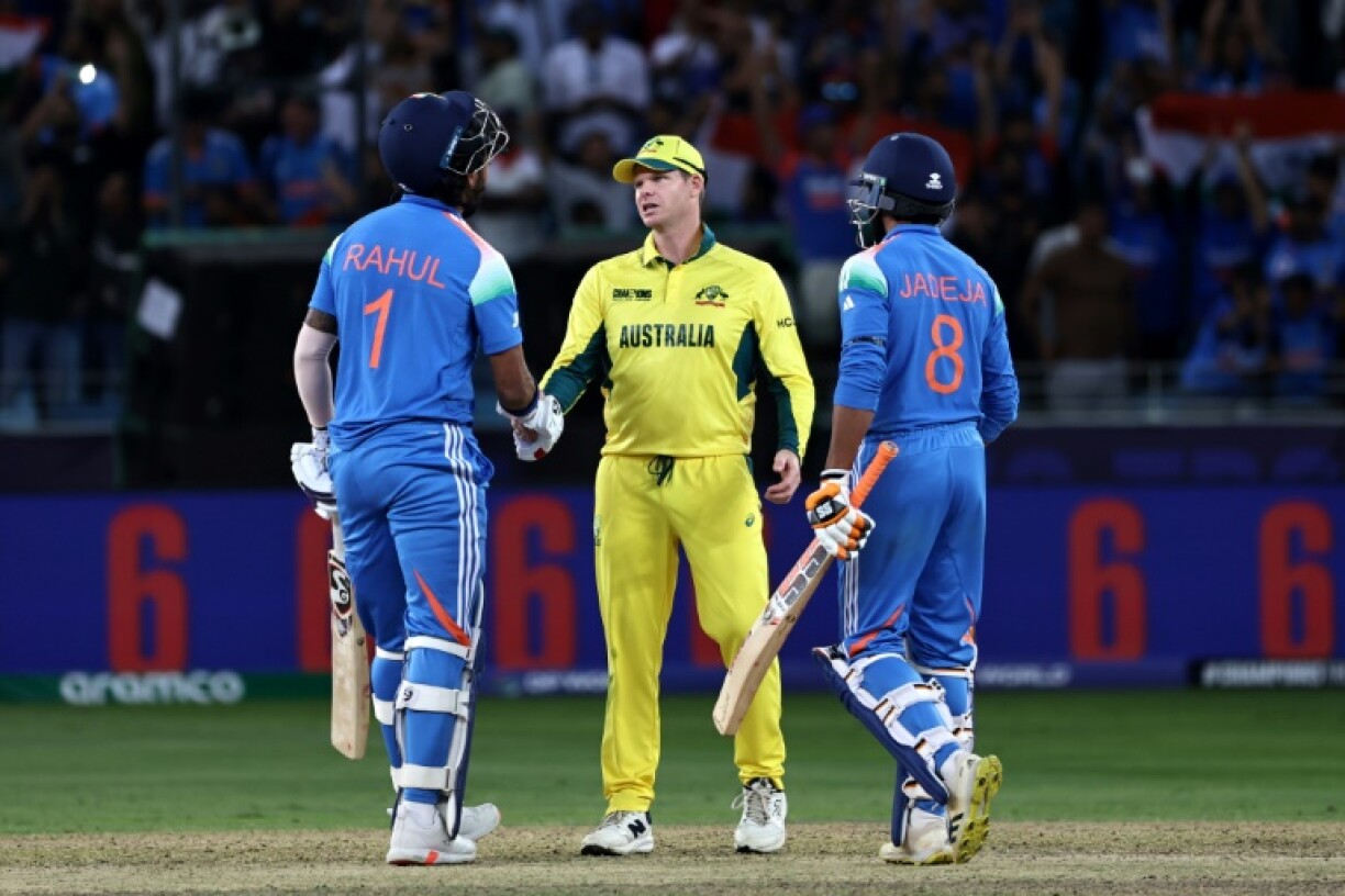 Australia captain Steve Smith (C) took an inexperienced team to the semi-finals