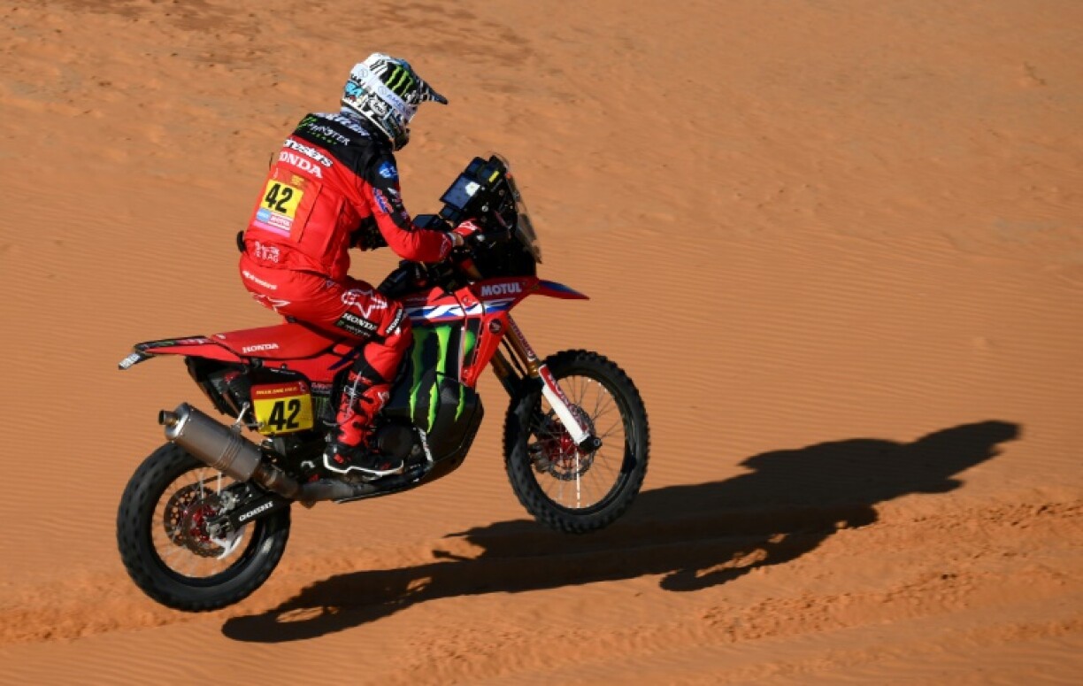 Le pilote français Adrien Van Beveren sur sa Honda lors de la 5e étape du Dakar, qu'il a remportée, le 5 janvier 2023 autour de Ha'il en Arabie saoudite
