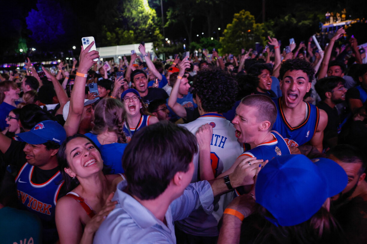 Nom Titel gouf et bei de Fans vun den Knicks keen Hale méi. Zu Dausenden hu se op de Stroosse gefeiert.
