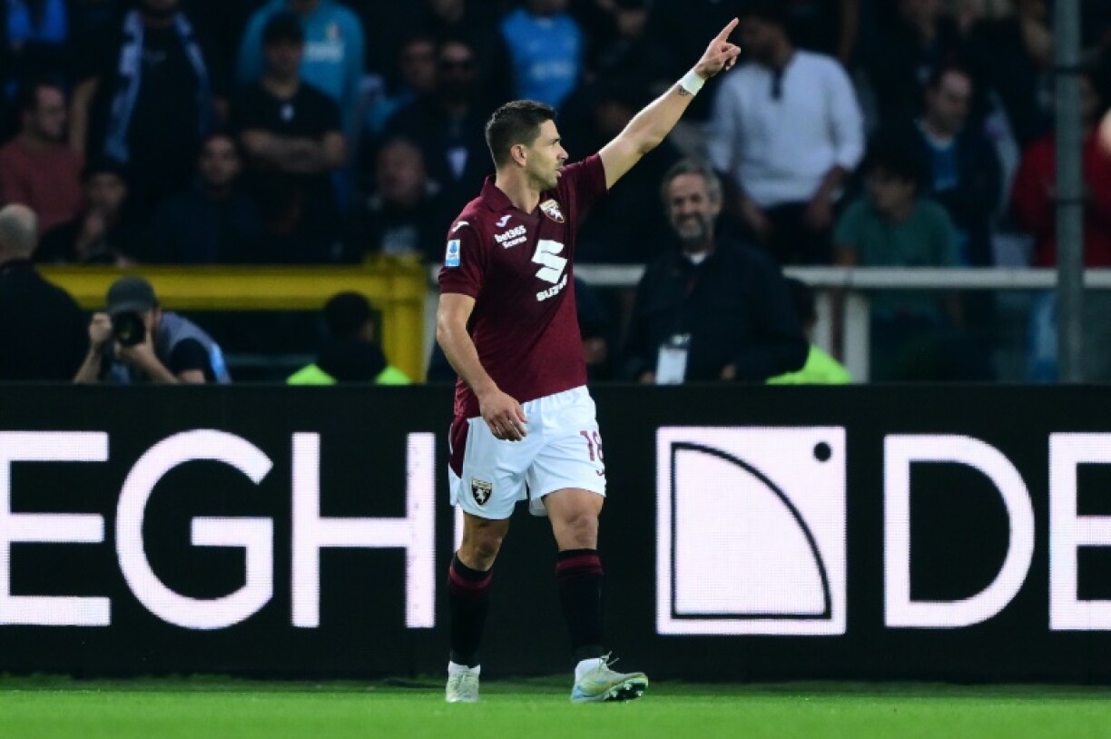 Giovanni Simeone celebrates scoring Torino's winner against Napoli