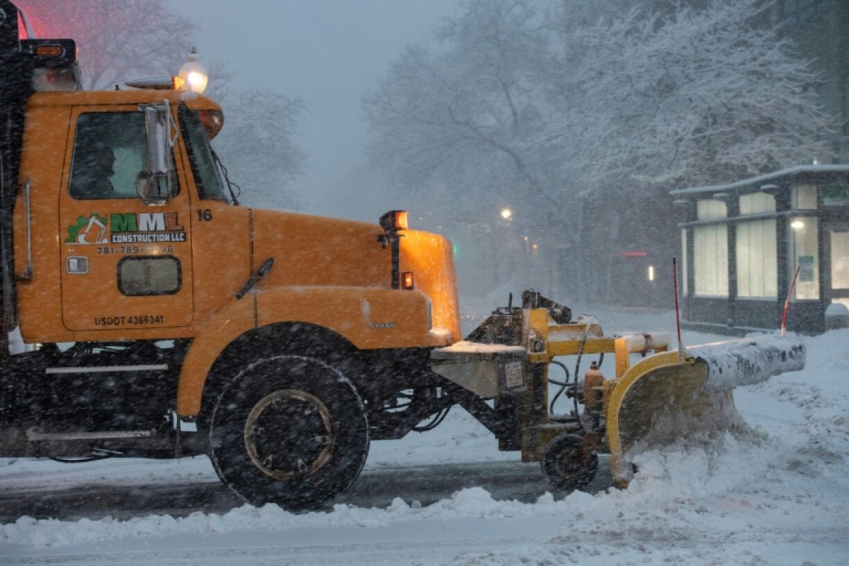 Opération de déneigement à Boston le 23 février 2026