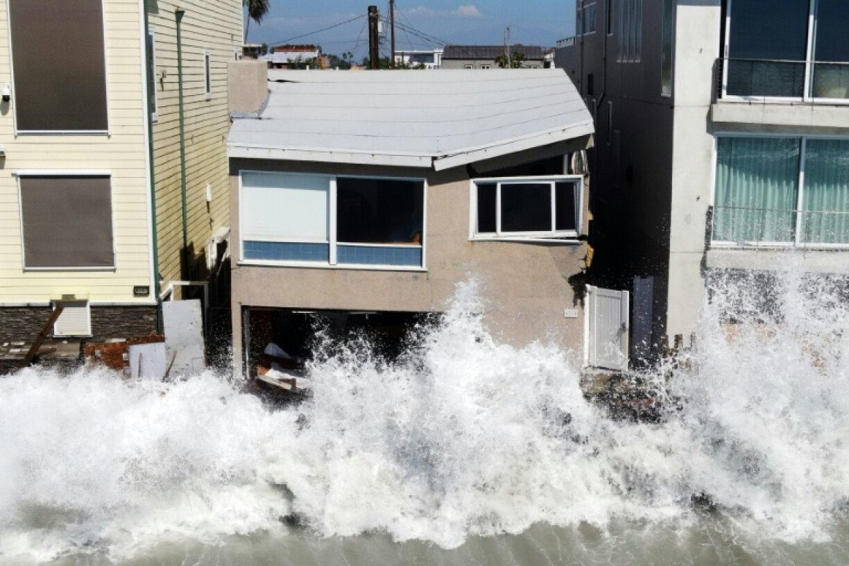 High tides of more than seven feet (2.1 meters) are expected to affect coastal communities and beachfront homes