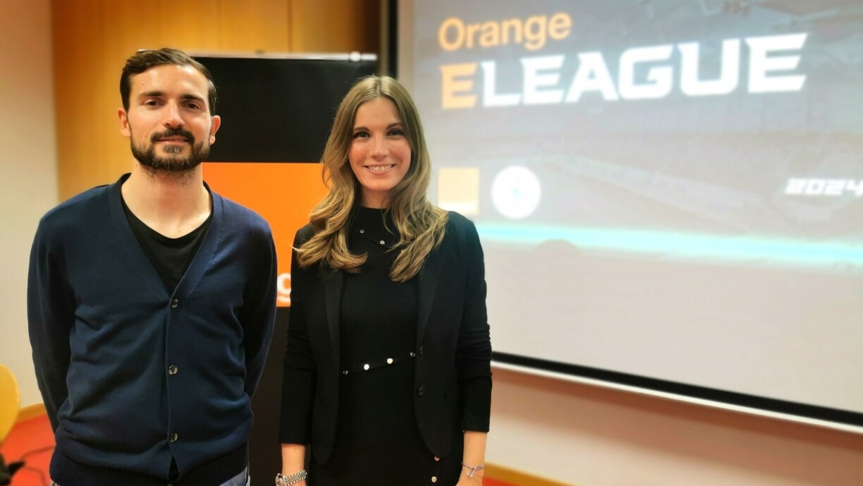 Gilles Faber (FLF) et Barbara Fangille (Orange Luxembourg) ont présenté les nouveautés de la saison 4 de l'Eleague, vendredi 19 janvier 2024, au siège de la FLF.