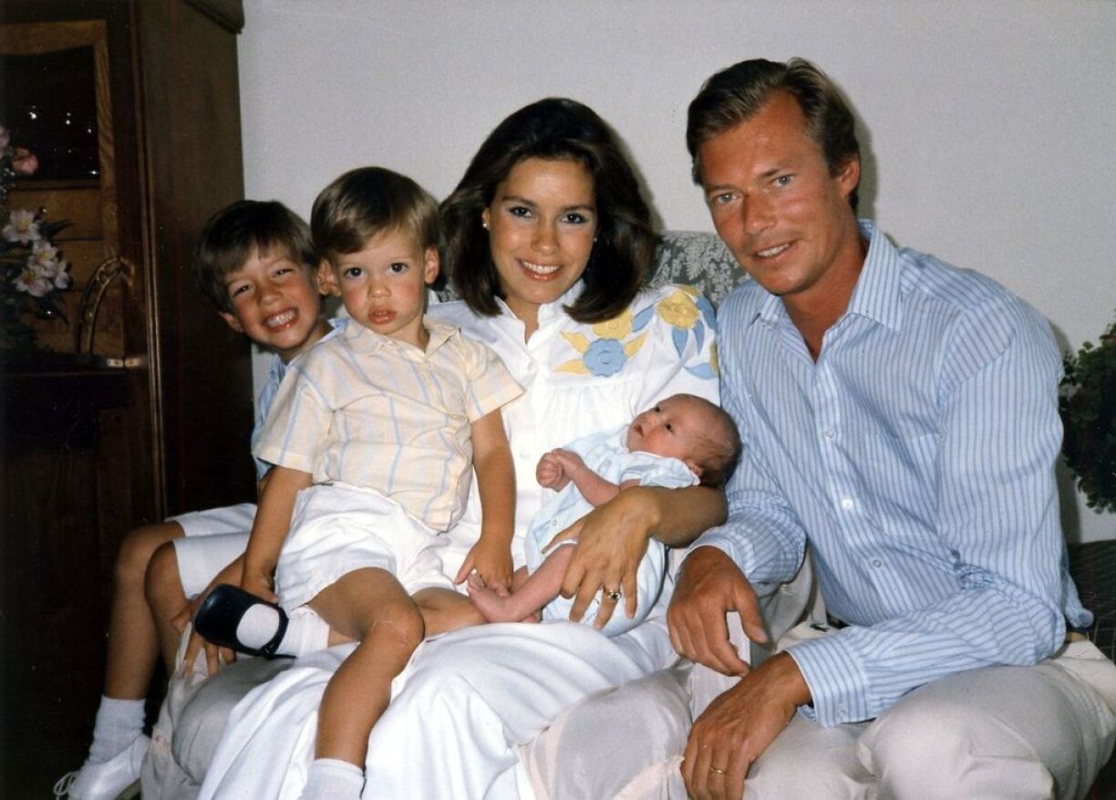 Grand Duke Henri and Grand Duchess Maria Teresa with their three children Prince Guillaume (left), Prince Félix (second from left) and newborn Prince Louis in his mother's arm.