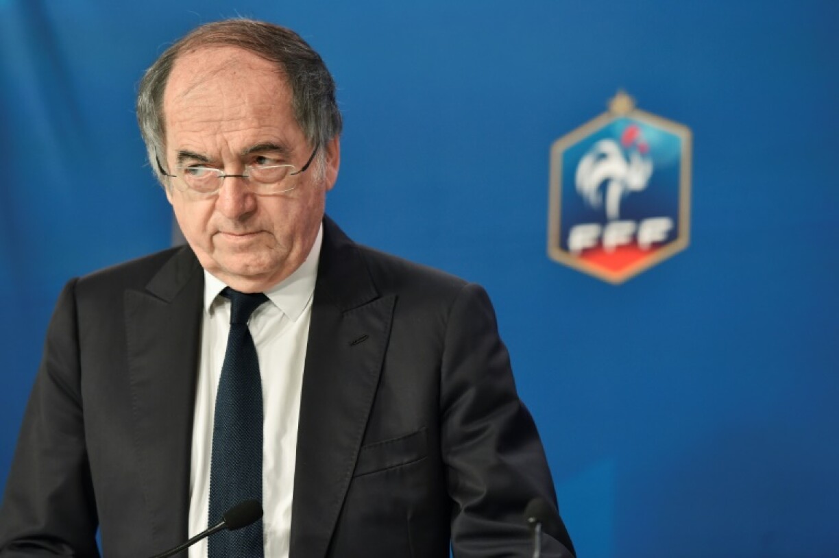 Sur cette photo prise le 12 juillet 2016, le président de la Fédération française de football (FFF), Noël Le Graet, donne une conférence de presse sur l'Euro 2016 de football à Paris