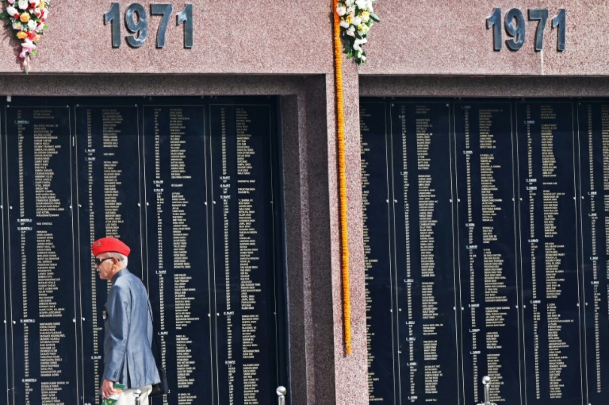 Bangladesh will host the foreign minister and trade envoy this week, its most senior Pakistani visitors in years, in a bid to reset relations scarred by the bloody 1971 conflict