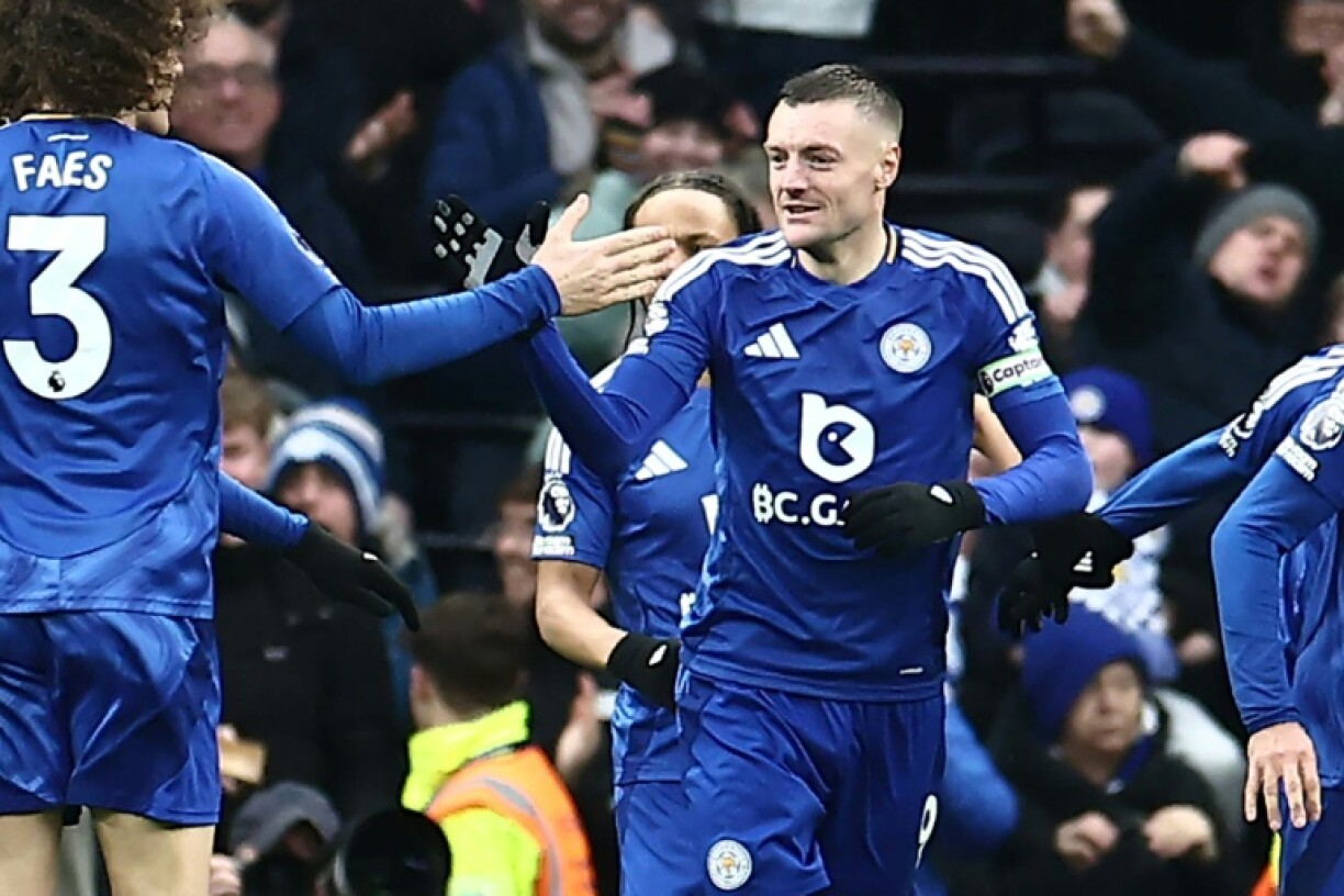 Jamie Vardy celebrates scoring for Leicester