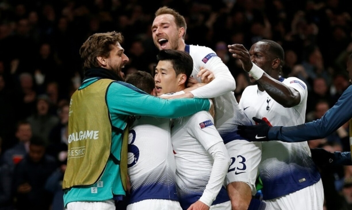 Tottenham célèbre le but de Son Heung-min.