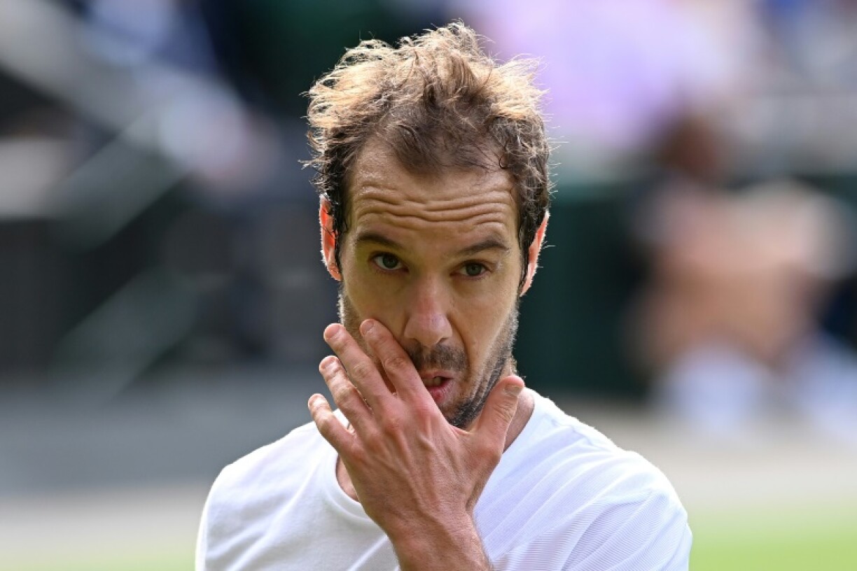 Le Français Richard Gasquet, lors de sa défaite en 3 sets face au Suisse Roger Federer, au 2e tour du tournoi de Wimbledon, le 1er juillet 2021 à Londres