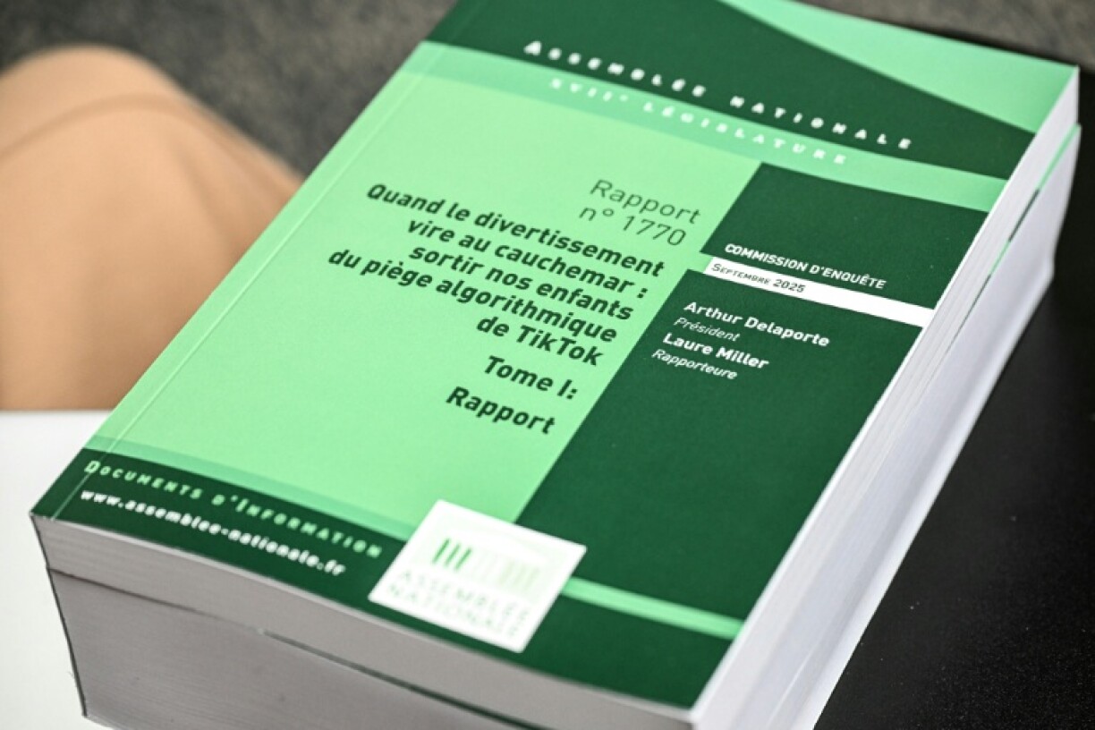 Le rapport de la commission d'enquête parlementaire sur les effets psychologiques de la plateforme de vidéos courtes TikTok sur les mineurs présenté à l'Assemblée nationale, le 11 septembre 2025 à Paris