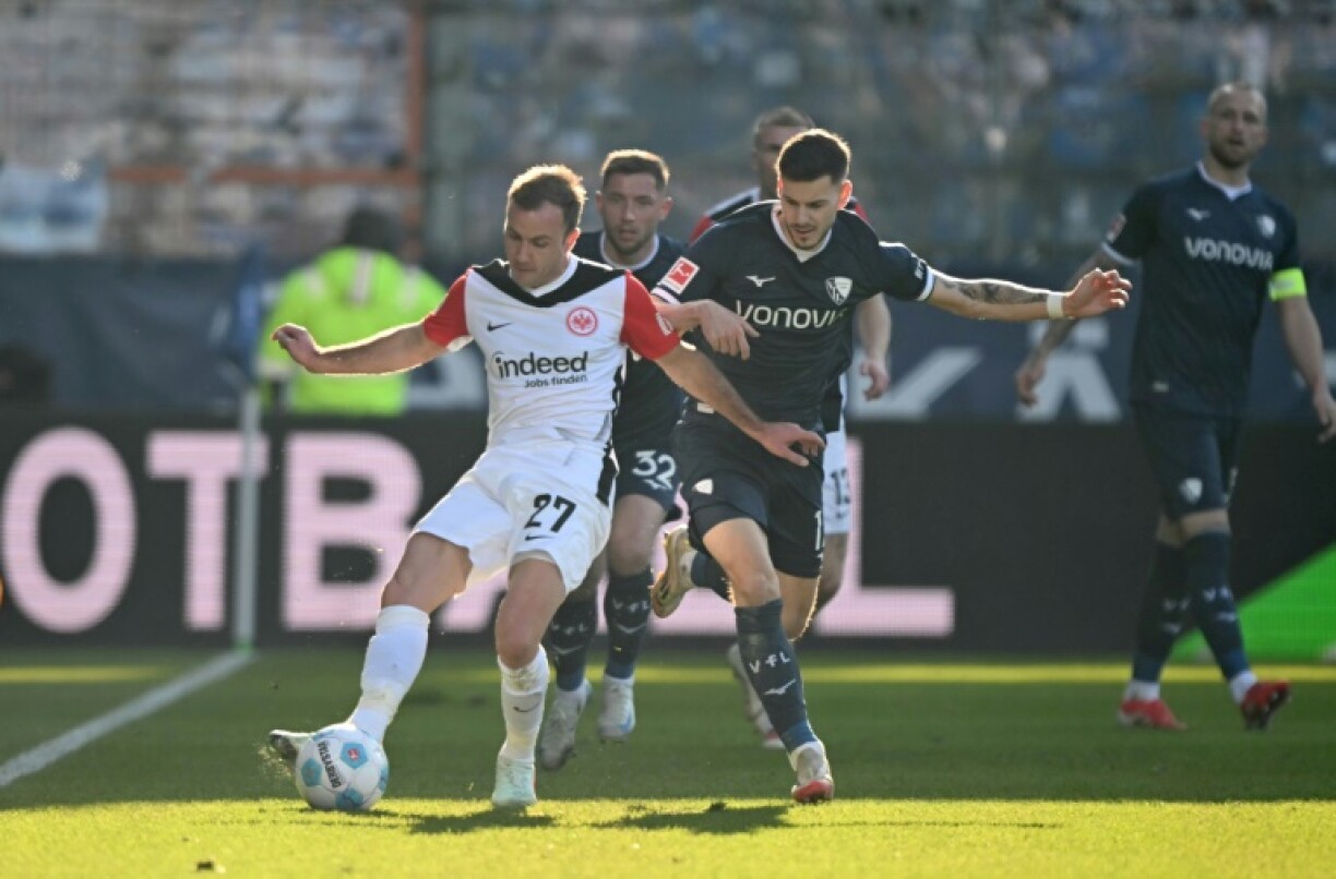 Frankfurt midfielder Mario Goetze (L) during his side's 3-1 win over Bochum on Sunday