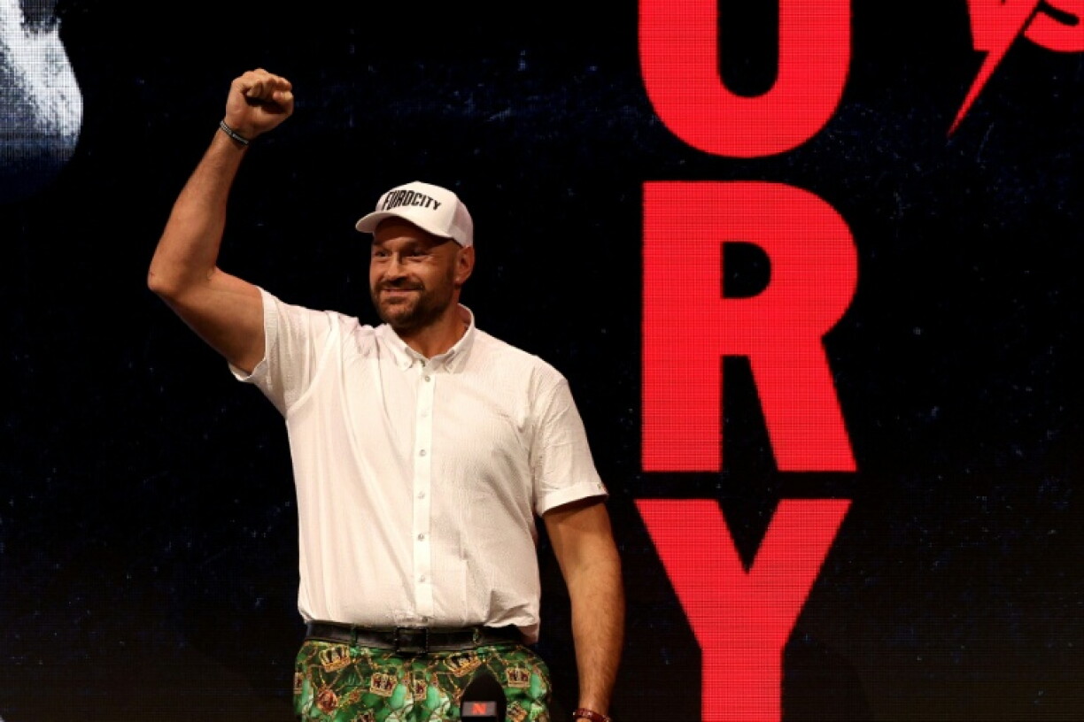 Tyson Fury wants Donald Trump by his side when he faces British rival Anthony Joshua