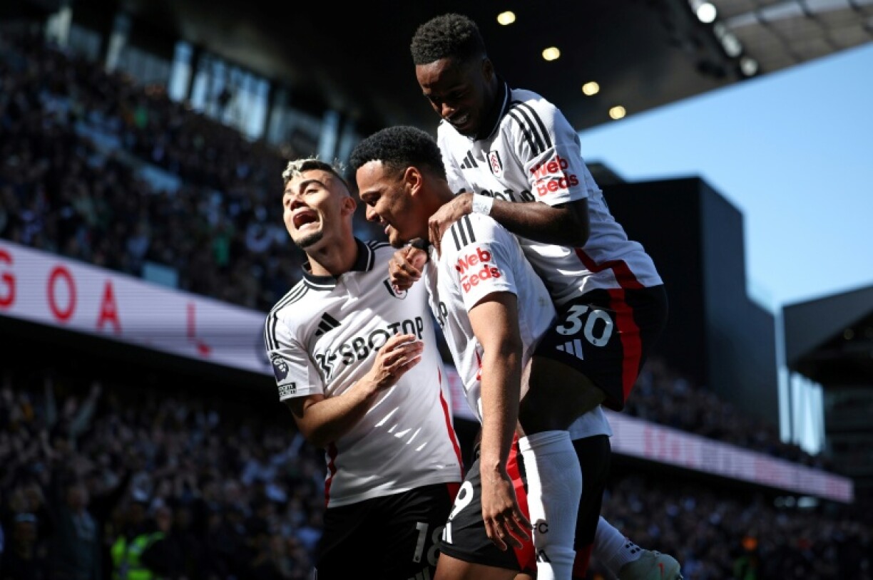 Rodrigo Muniz (centre) put Fulham 3-1 up on Liverpool