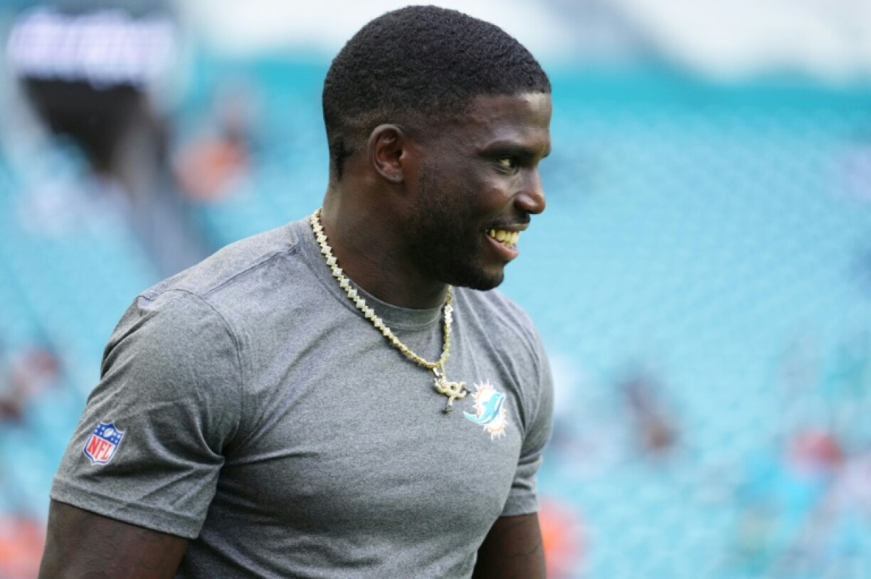 Miami Dolphins wide receiver Tyreek Hill warms up before an NFL pre-season game