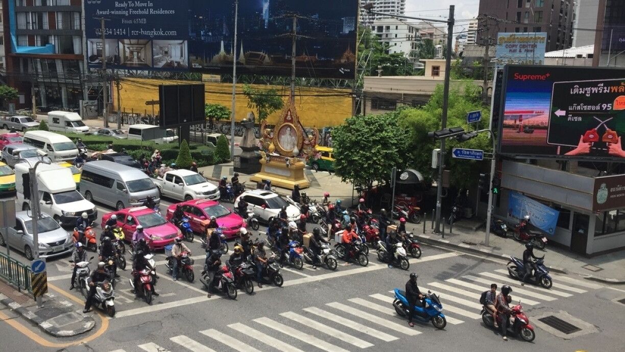 An Thailand e Führerschäin maachen, heescht net automatesch, datt een och zu Lëtzebuerg fueren dierf ...