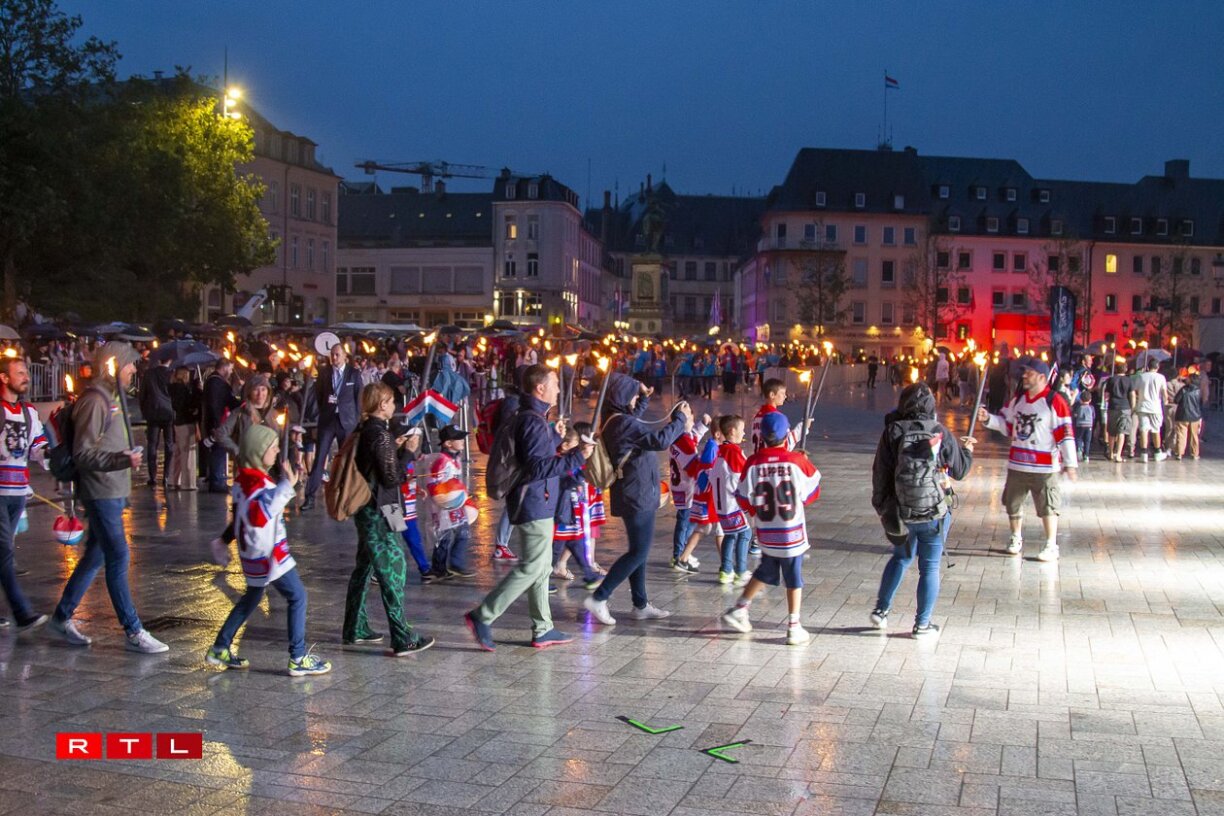 La retraite aux flambeaux lors de la veille de la Fête nationale, le 22 juin 2023.