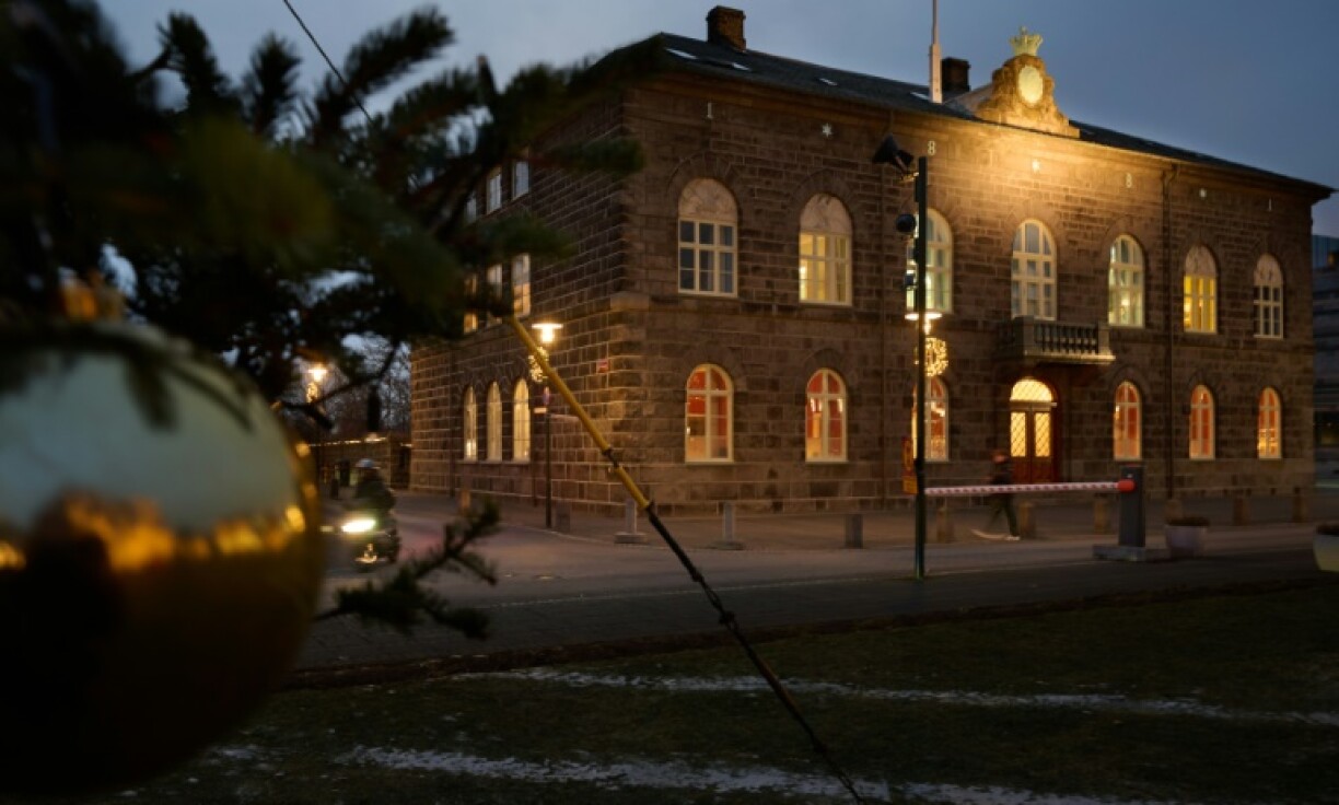 Cleaners at the country's parliament are being given Icelandic lessons to help them integrate