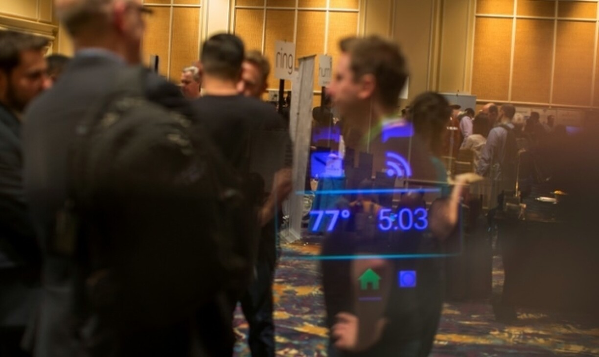 E Beispill vun engem Brëll mat erhéichter Realitéit.