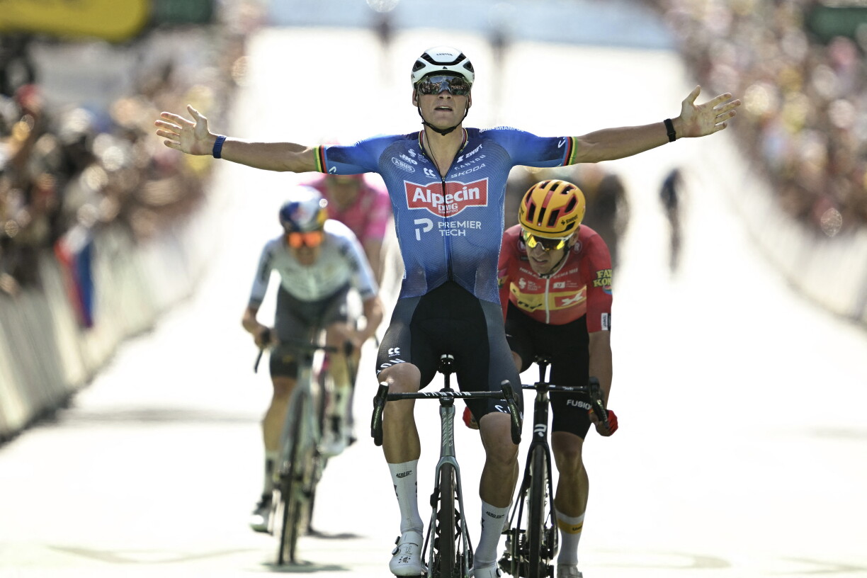 9. Etapp: Mathieu van der Poel gewënnt aus der Echappée eraus.