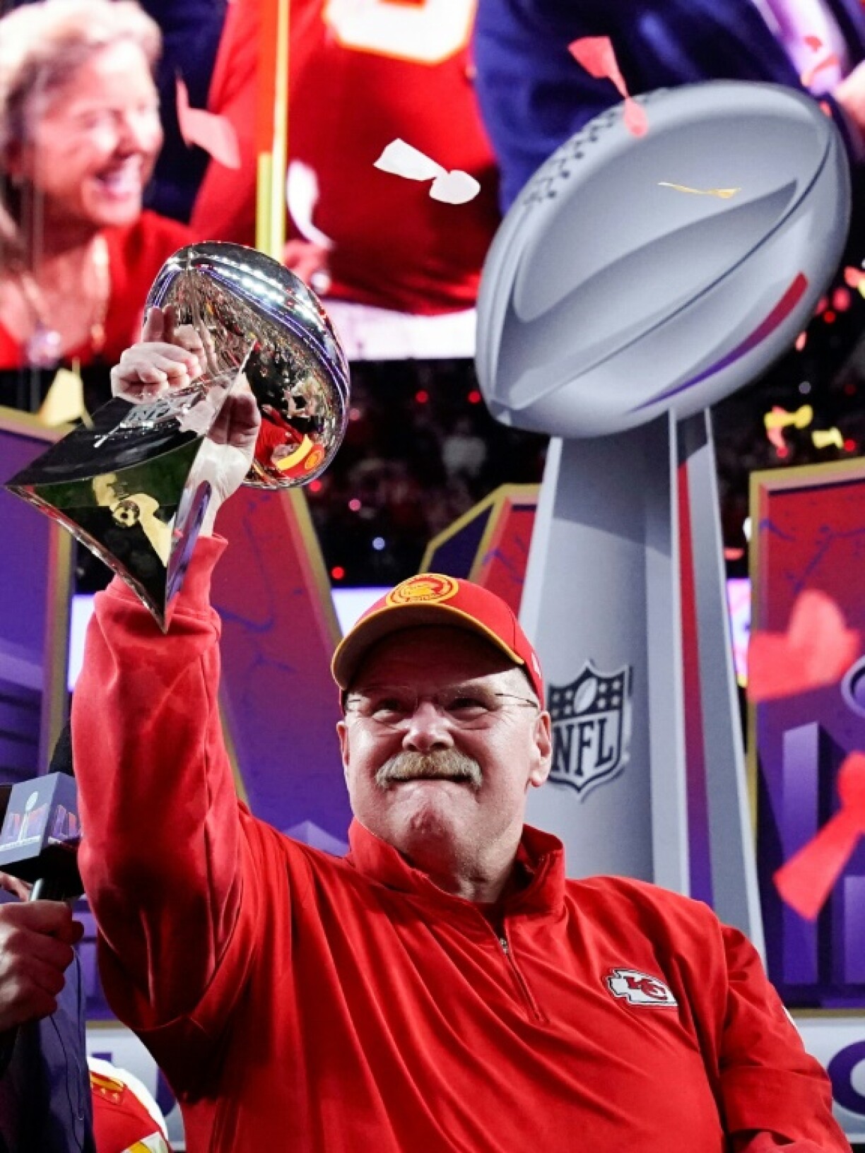 Andy Reid, l'entraîneur charismatique de Kansas City, célèbre la deuxième victoire consécutive en Super Bowl de son équipe en février à Las Vegas, Nevada
