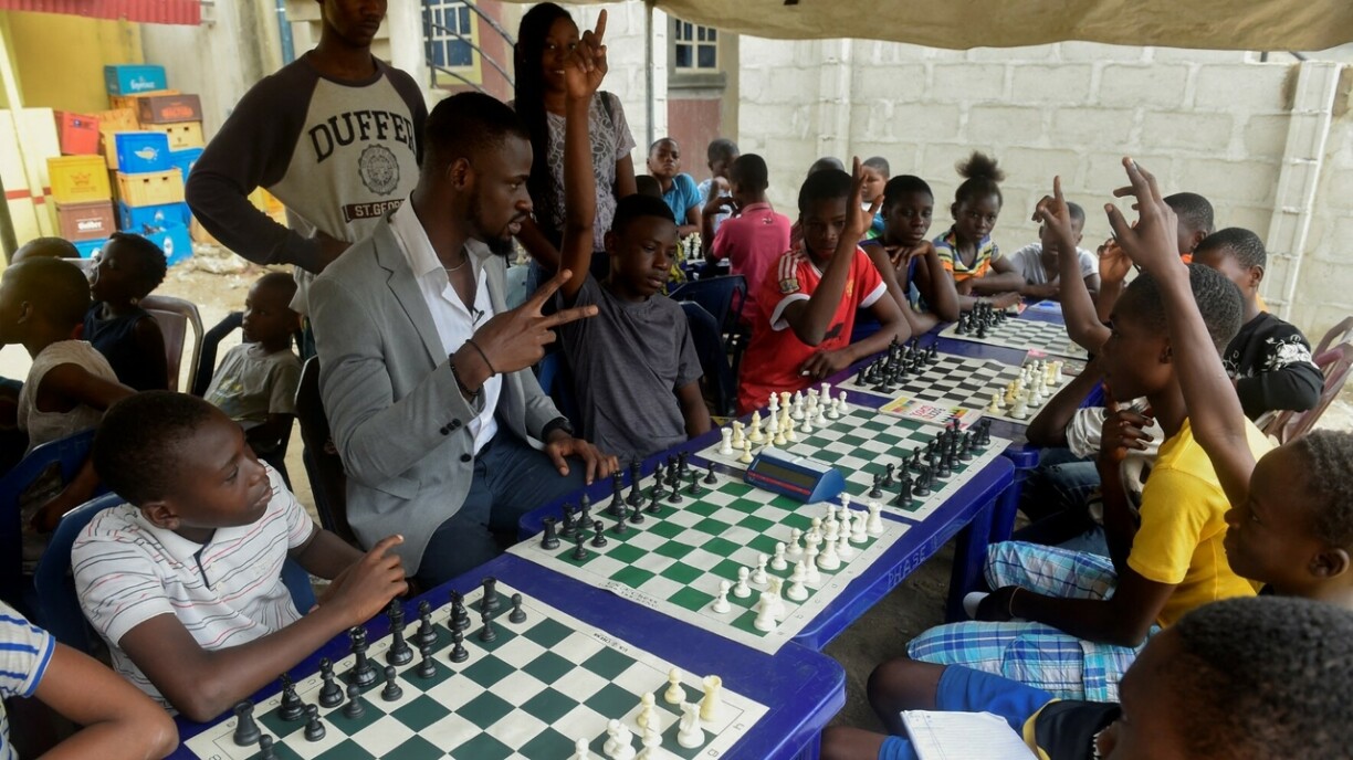 Symbolbild: Den Tunde Onakoya 2019 beim Schachspillen zu Ikorodu.