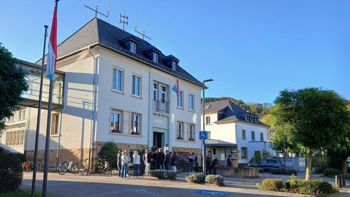 D'Bettenduerfer Gemengenhaus am Oktober 2024.