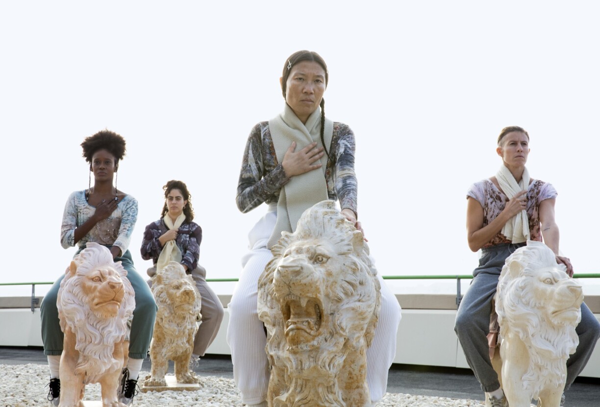 Nina Beier and Bob Kil , All Fours, 2022 Performance views, La Pista 500, Pinacoteca Agnelli, Turin, 2022