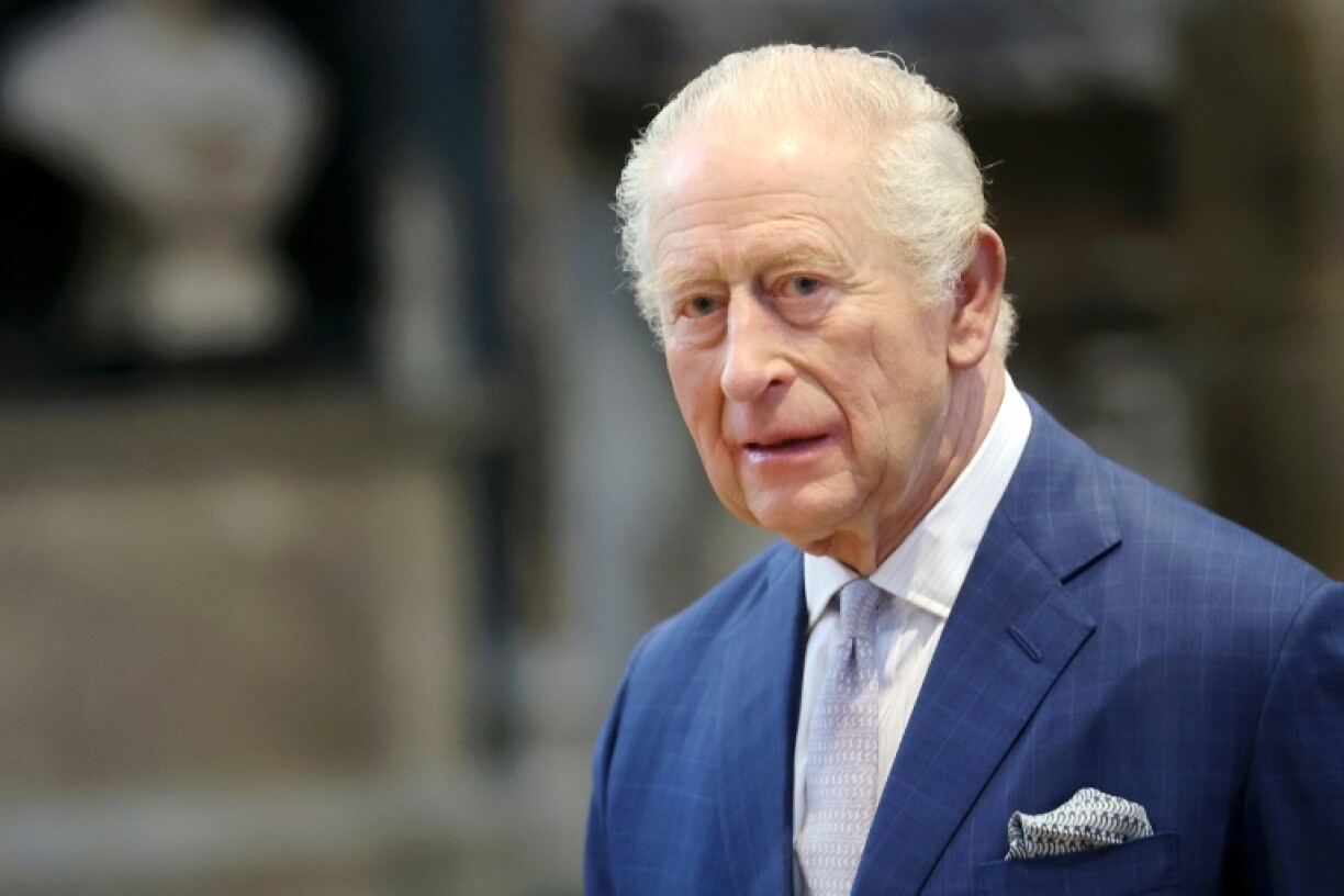 Fast zwei Jahre nach Bekanntgabe seiner Krebserkrankung hat der britische König Charles III. Erfolge bei der Behandlung bekanntgegeben. Unter anderem dank Früherkennung und wirksamer Behandlung könne sein Behandlungsplan "im neuen Jahr verringert werden", sagte der Monarch.