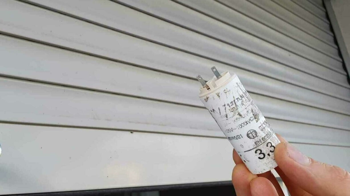 Vous voyez ce petit bidule ? Si vous passez par un artisan malhonnête, son remplacement peut vous coûter plusieurs centaines d'euros. Mais il coûte en réalité moins de 10 euros !