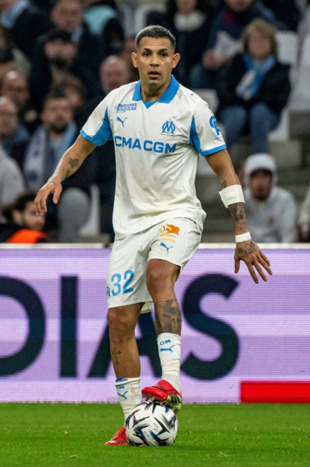 Le défenseur argentin de l'OM Facundo Medina lors du match de Ligue 1 entre l'Olympique de Marseille et Auxerre au stade Vélodrome le 13 mars 2026
