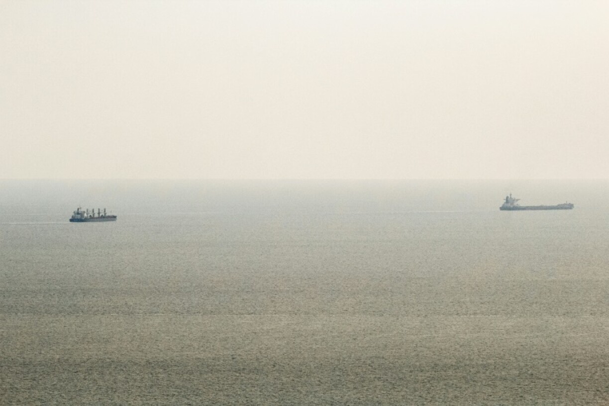 Des cargos naviguent dans un couloir temporaire juste après leur départ du port ukrainien d'Odessa, le 1er septembre 2023