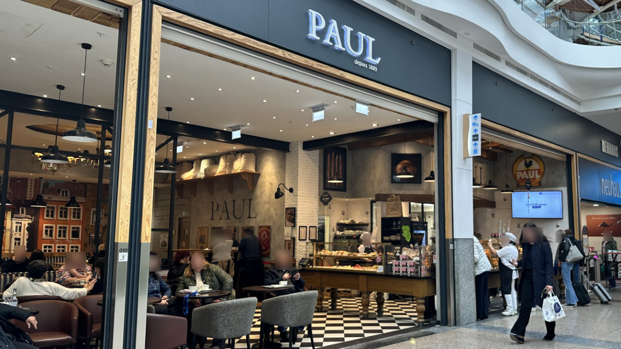 Une boulangerie Paul photographiée dans un centre commercial au Kirchberg
