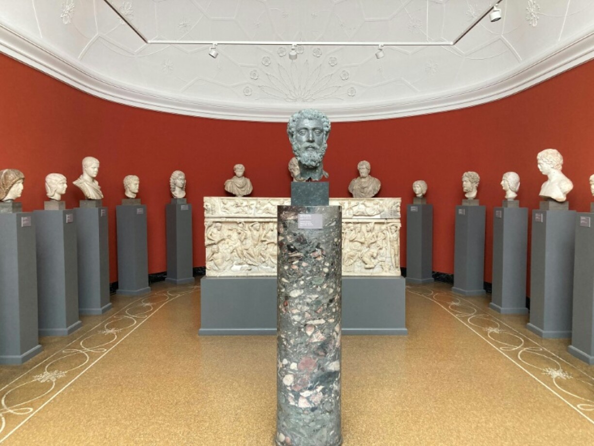 Une tête en bronze de l'empereur romain Septime Sévère (145-211) exposée au musée Ny Carlsberg Glyptotek à Copenhague, le 29 juin 2023