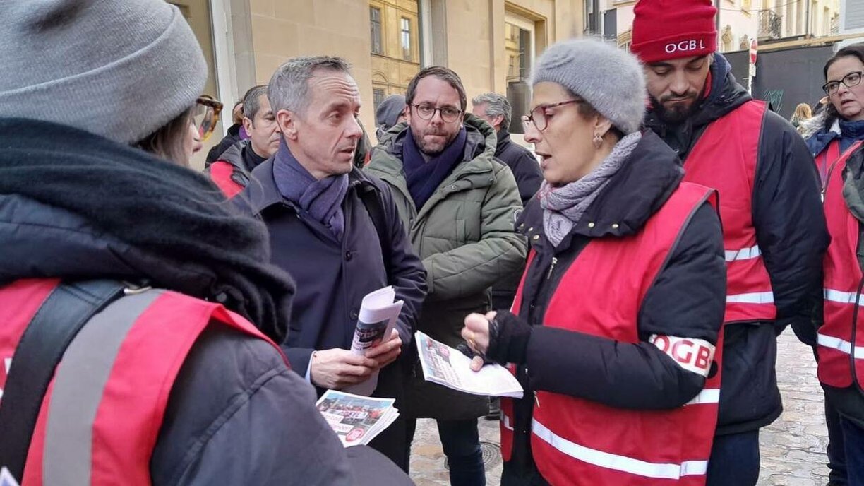 Saliha Belesgaa, president of the staff delegation at Ampacet, challenged the Minister of Labor, Georges Mischo, on Thursday in front of parliament.