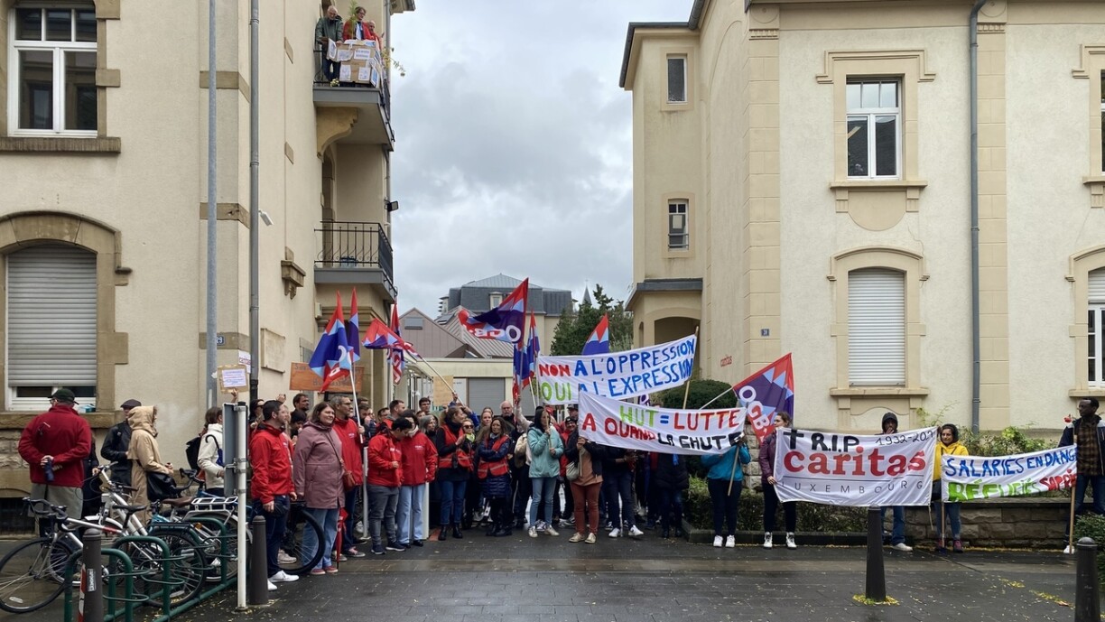Les syndicats avaient appelé à une grève vendredi devant les locaux de Caritas.